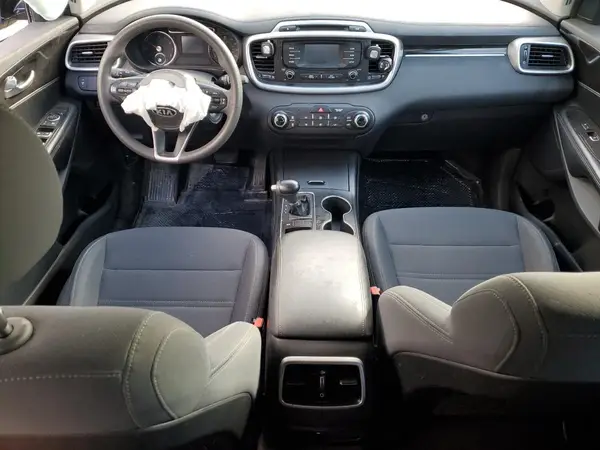 5XYPG4A3XJG426834 2018 KIA SORENTO - Image 8