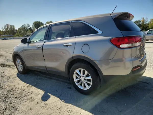 5XYPG4A3XJG426851 2018 KIA SORENTO - Image 2