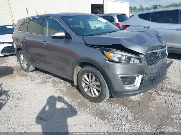 5XYPG4A3XJG431404 2018 KIA SORENTO - Image 1