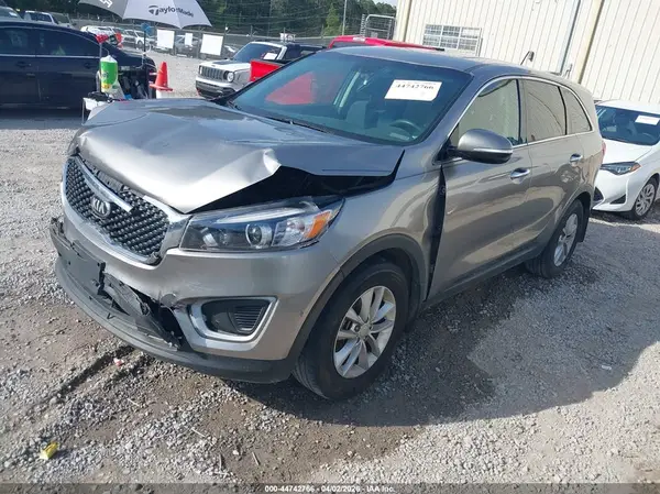 5XYPG4A3XJG431404 2018 KIA SORENTO - Image 2