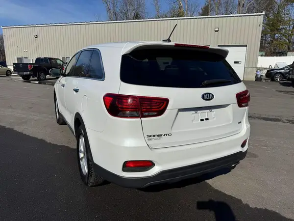 5XYPG4A3XKG435194 2019 KIA SORENTO - Image 2