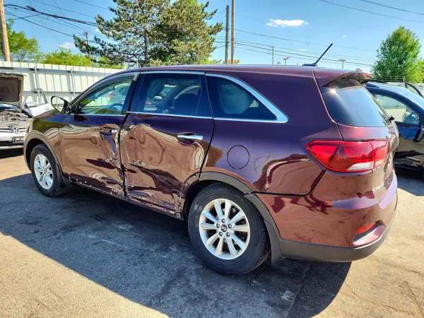5XYPG4A3XKG436877 2019 KIA SORENTO - Image 2