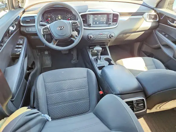 5XYPG4A3XKG436877 2019 KIA SORENTO - Image 8