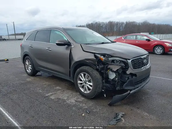 5XYPG4A3XKG440136 2019 KIA SORENTO - Image 1