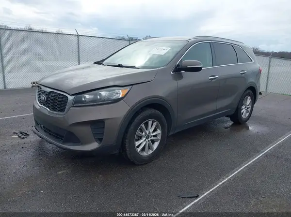 5XYPG4A3XKG440136 2019 KIA SORENTO - Image 2