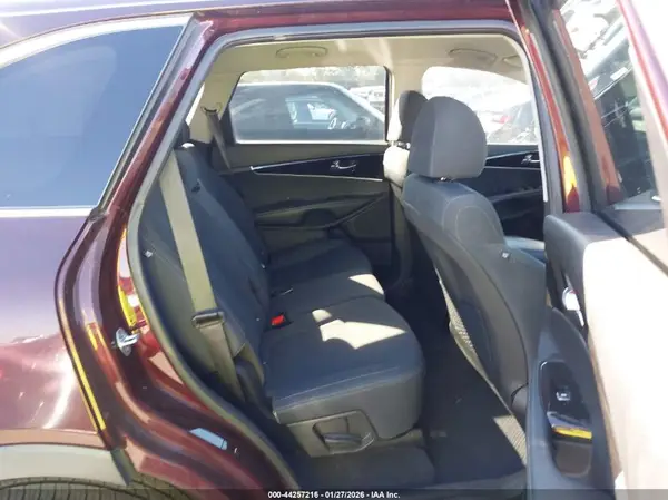 5XYPG4A3XKG452190 2019 KIA SORENTO - Image 8