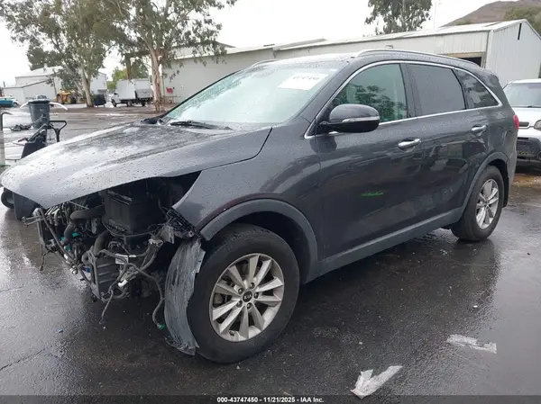 5XYPG4A3XKG452335 2019 KIA SORENTO - Image 2