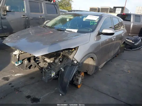 5XYPG4A3XKG469958 2019 KIA SORENTO - Image 2