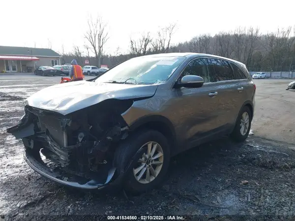 5XYPG4A3XKG474500 2019 KIA SORENTO - Image 2