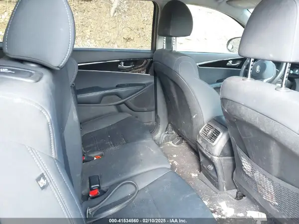 5XYPG4A3XKG474500 2019 KIA SORENTO - Image 8