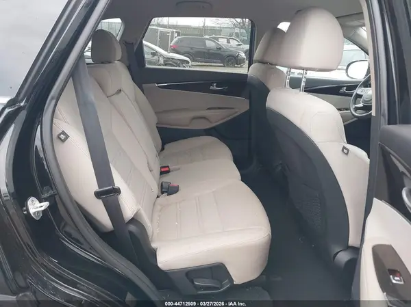 5XYPG4A3XKG477140 2019 KIA SORENTO - Image 8