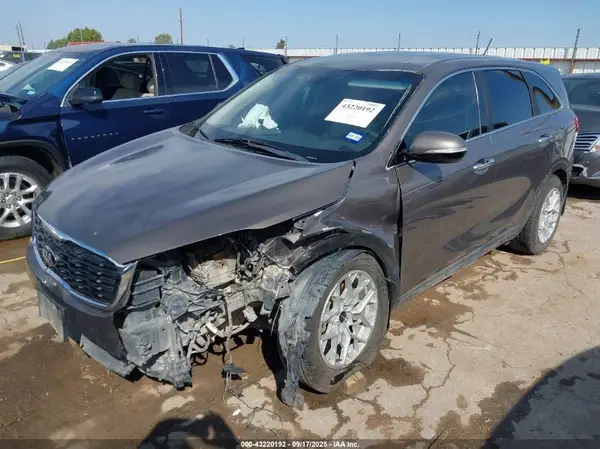 5XYPG4A3XKG479244 2019 KIA SORENTO - Image 2