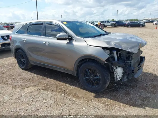 5XYPG4A3XKG497355 2019 KIA SORENTO - Image 1