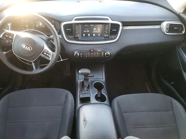 5XYPG4A3XKG498652 2019 KIA SORENTO - Image 8