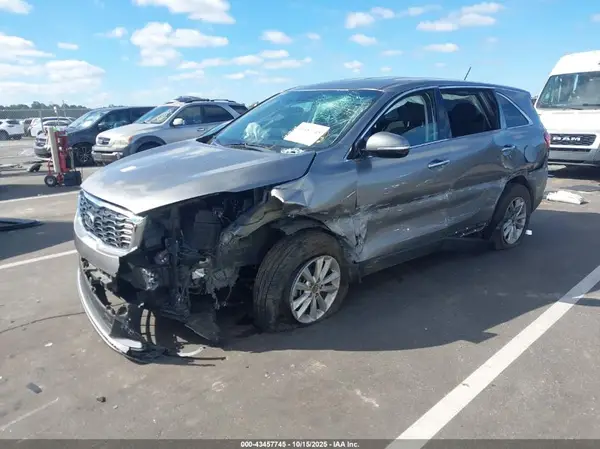 5XYPG4A3XKG504384 2019 KIA SORENTO - Image 2