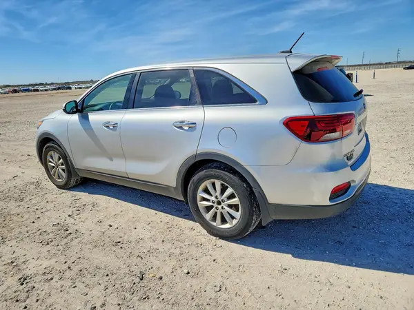 5XYPG4A3XKG506183 2019 KIA SORENTO - Image 2