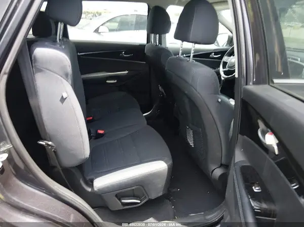 5XYPG4A3XKG506281 2019 KIA SORENTO - Image 8
