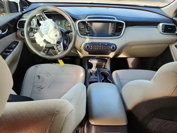 5XYPG4A3XKG519273 2019 KIA SORENTO - Image 8