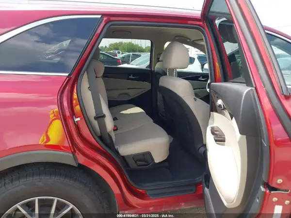 5XYPG4A3XKG527468 2019 KIA SORENTO - Image 8