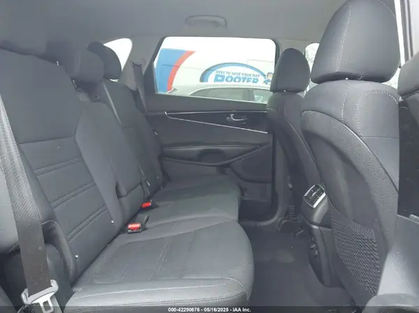 5XYPG4A3XKG530712 2019 KIA SORENTO - Image 8