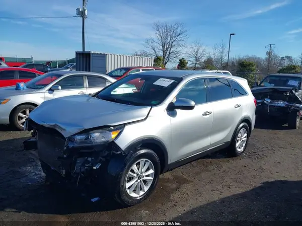 5XYPG4A3XKG540589 2019 KIA SORENTO - Image 2