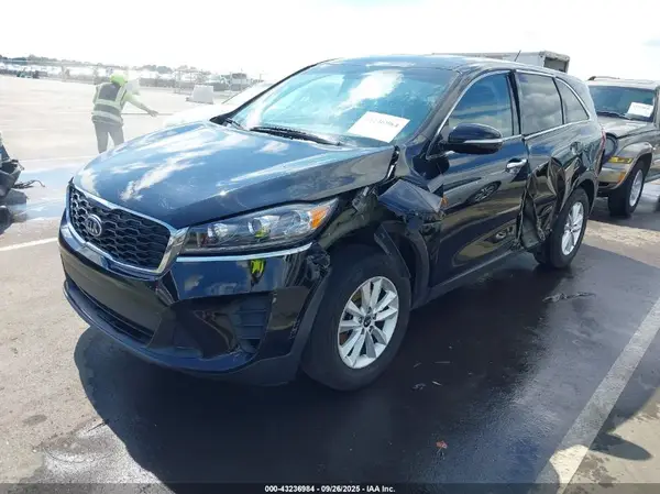 5XYPG4A3XKG544979 2019 KIA SORENTO - Image 2