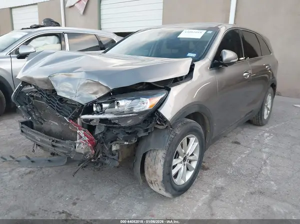 5XYPG4A3XKG545694 2019 KIA SORENTO - Image 2
