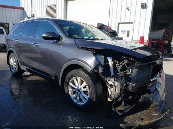 5XYPG4A3XKG553486 2019 KIA SORENTO - Image 1