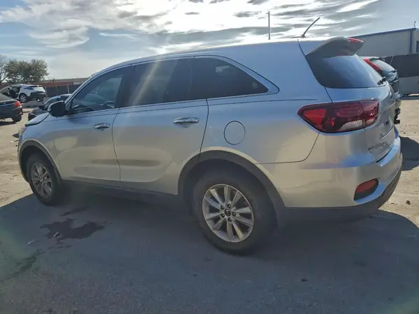 5XYPG4A3XKG563175 2019 KIA SORENTO - Image 2