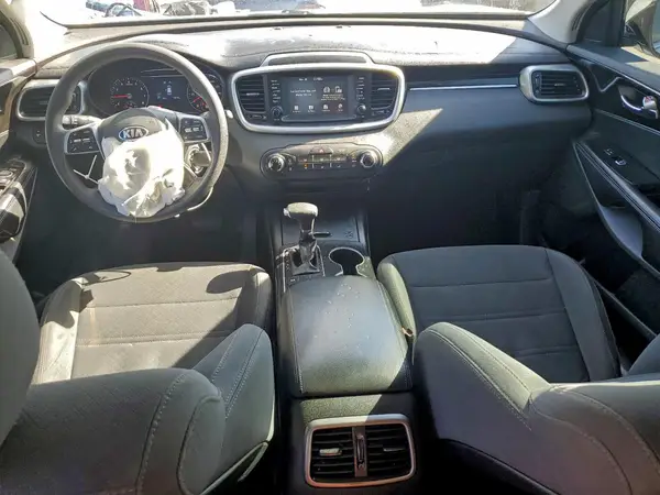 5XYPG4A3XKG563175 2019 KIA SORENTO - Image 8