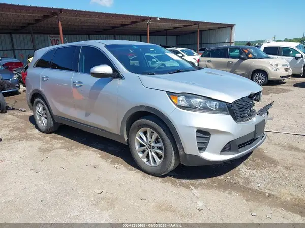5XYPG4A3XKG566819 2019 KIA SORENTO - Image 1