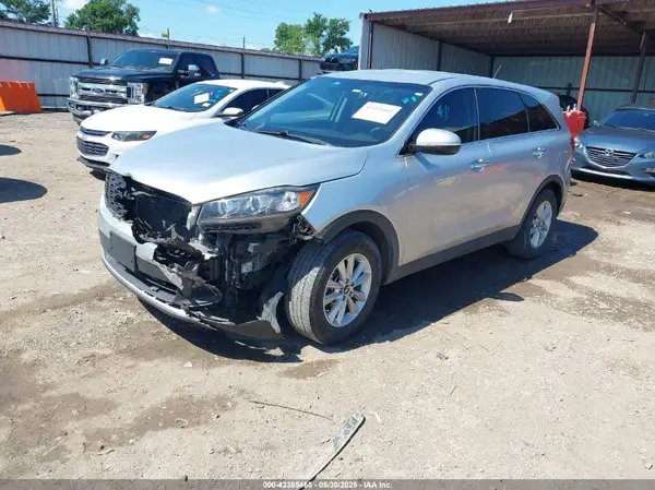 5XYPG4A3XKG566819 2019 KIA SORENTO - Image 2