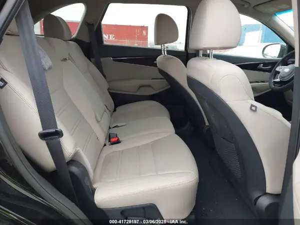 5XYPG4A3XKG572572 2019 KIA SORENTO - Image 8