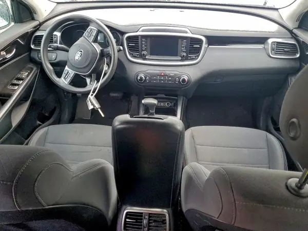 5XYPG4A3XKG573592 2019 KIA SORENTO - Image 8