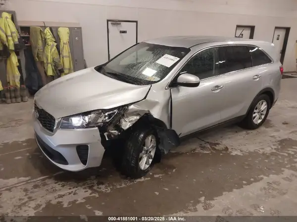 5XYPG4A3XKG575729 2019 KIA SORENTO - Image 2