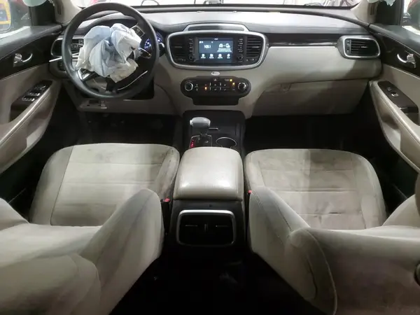 5XYPG4A3XKG576105 2019 KIA SORENTO - Image 8