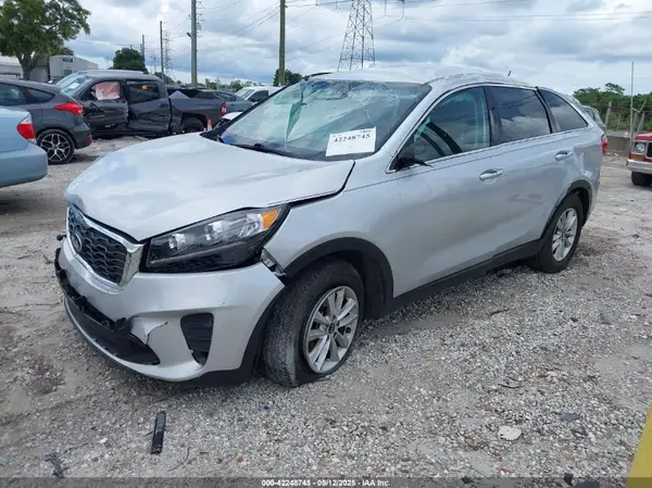 5XYPG4A3XKG577478 2019 KIA SORENTO - Image 2