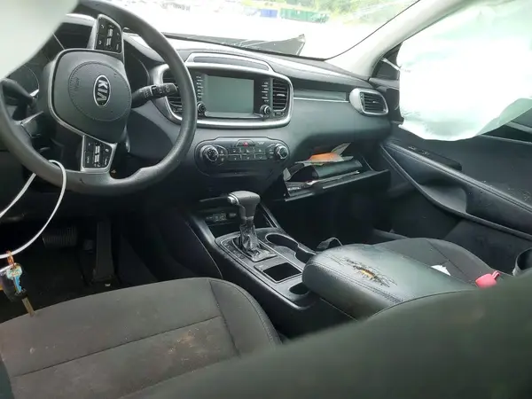 5XYPG4A3XKG582471 2019 KIA SORENTO - Image 8