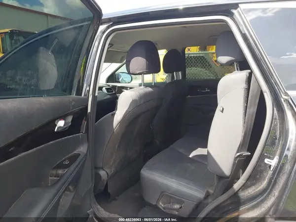 5XYPG4A3XKG582518 2019 KIA SORENTO - Image 8