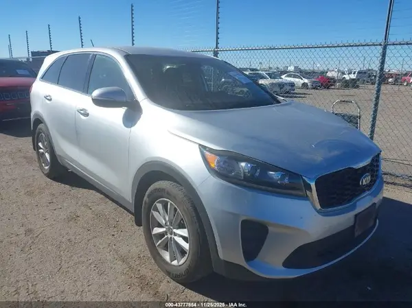 5XYPG4A3XKG583099 2019 KIA SORENTO - Image 1