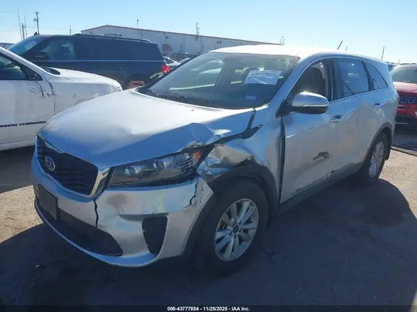 5XYPG4A3XKG583099 2019 KIA SORENTO - Image 2