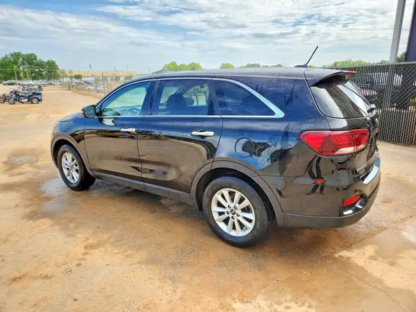 5XYPG4A3XKG583815 2019 KIA SORENTO - Image 2