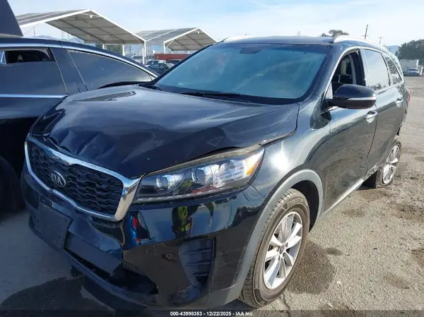 5XYPG4A3XKG590621 2019 KIA SORENTO - Image 2