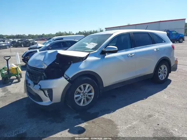 5XYPG4A3XKG592921 2019 KIA SORENTO - Image 2