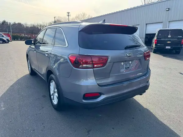 5XYPG4A3XKG603609 2019 KIA SORENTO - Image 2