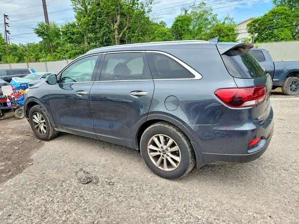 5XYPG4A3XKG604369 2019 KIA SORENTO - Image 2
