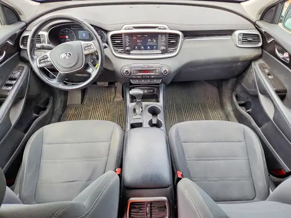 5XYPG4A3XKG604369 2019 KIA SORENTO - Image 8