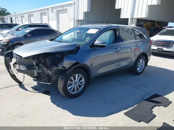 5XYPG4A3XKG605229 2019 KIA SORENTO - Image 2