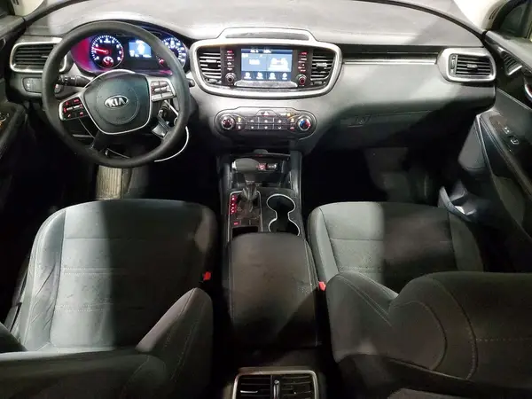 5XYPG4A3XKG610558 2019 KIA SORENTO - Image 8