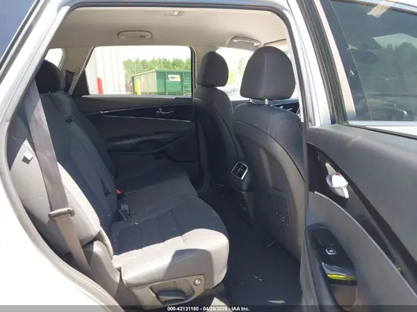 5XYPG4A3XLG634716 2020 KIA SORENTO - Image 8